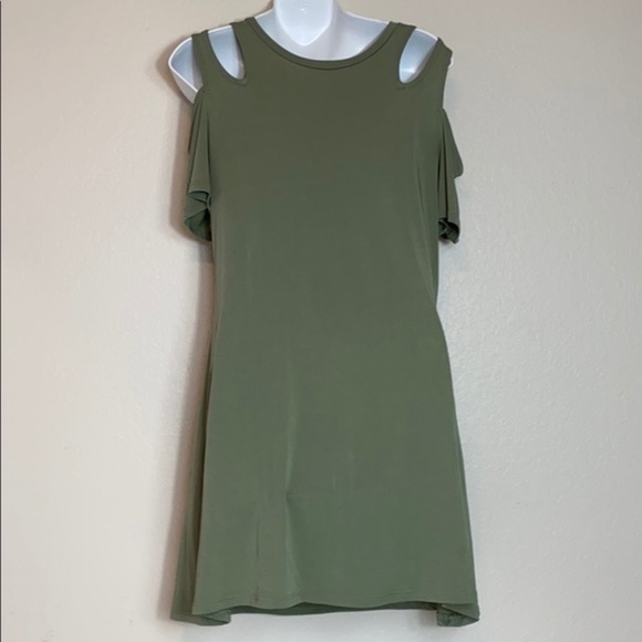 Alya Green Cold Shoulder Green  Dress - Picture 3 of 8